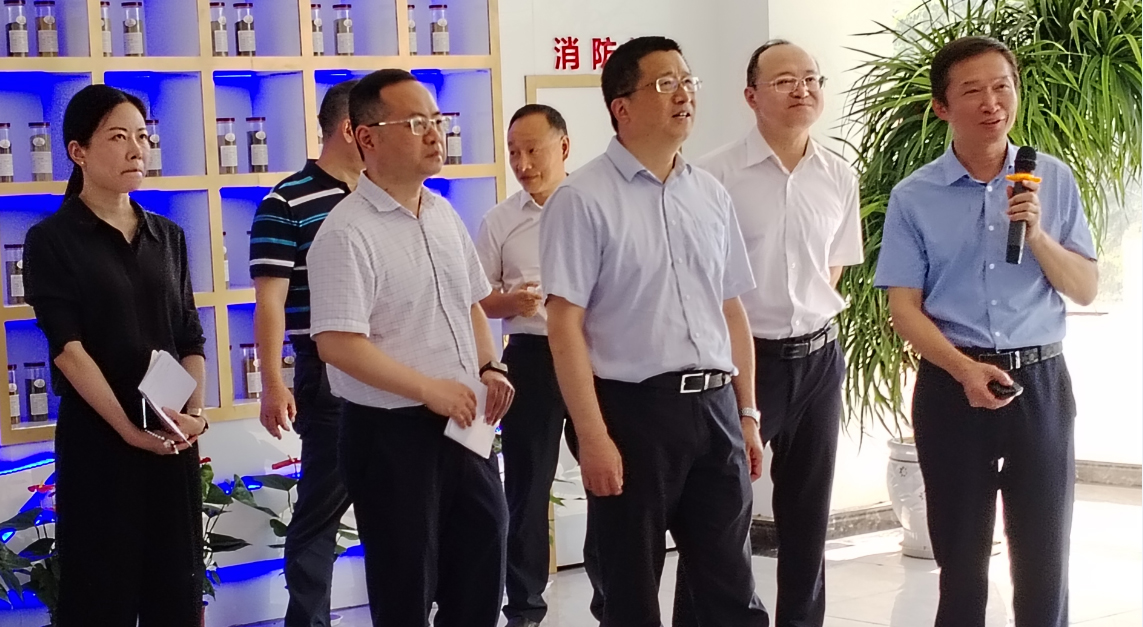 四川證監(jiān)局黨委書(shū)記、局長(zhǎng)唐理斌一行來(lái)公司調(diào)研